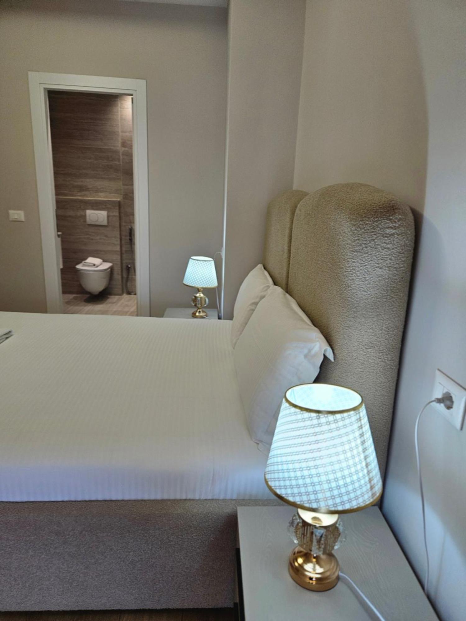Miku Apartment-Modern 2Bedroom In Prime Location Tirana Zewnętrze zdjęcie