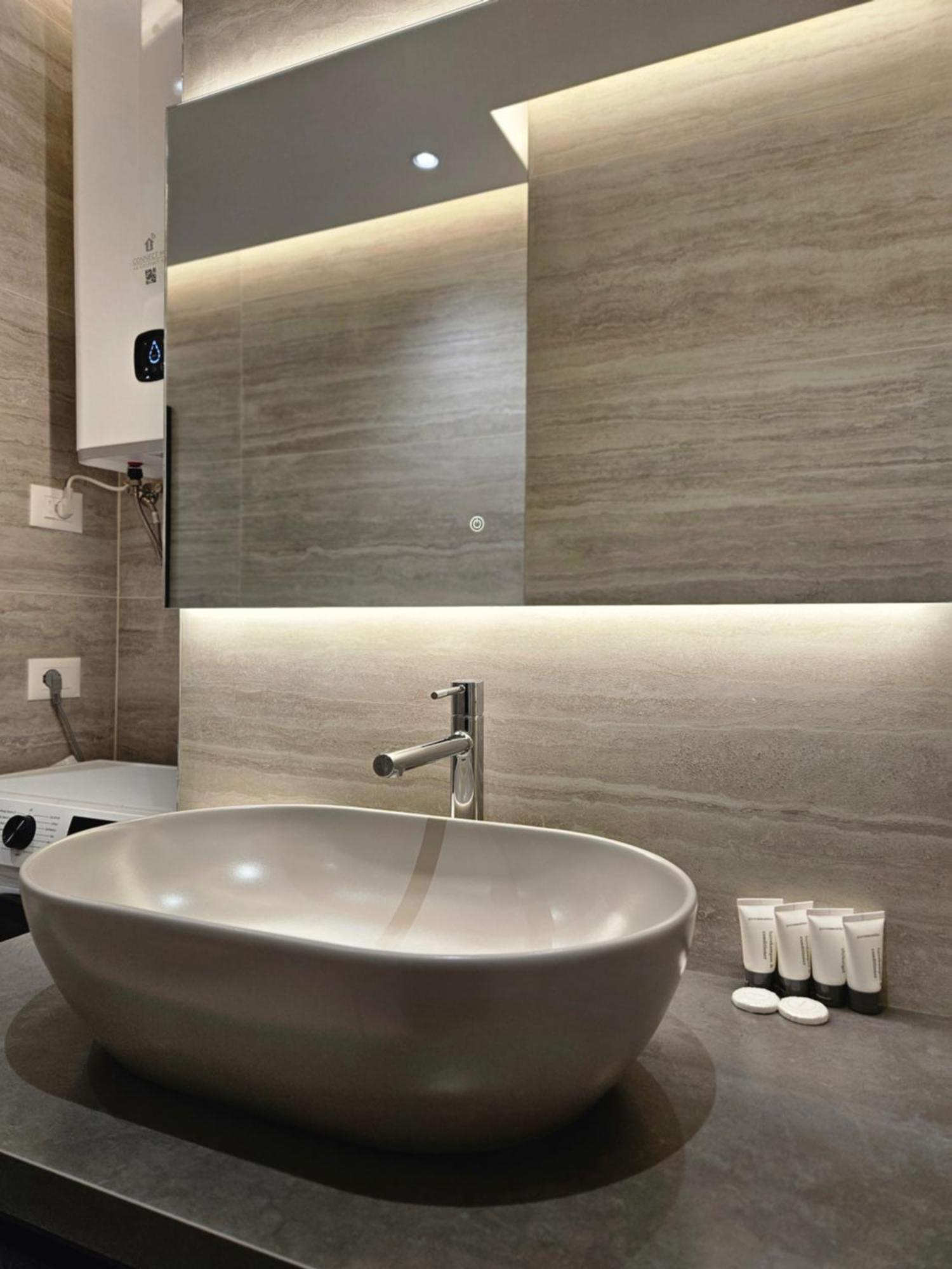 Miku Apartment-Modern 2Bedroom In Prime Location Tirana Zewnętrze zdjęcie