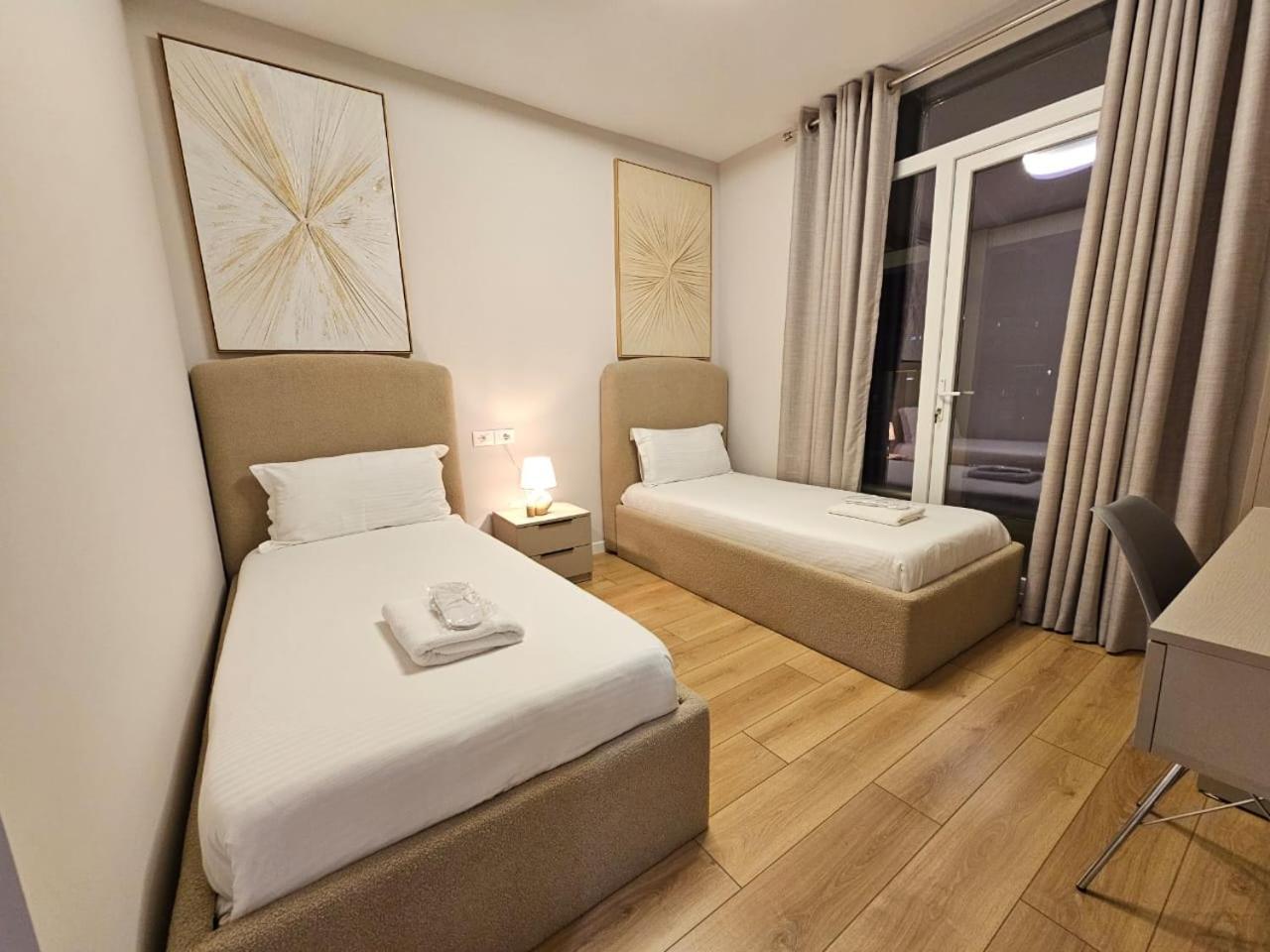 Miku Apartment-Modern 2Bedroom In Prime Location Tirana Zewnętrze zdjęcie
