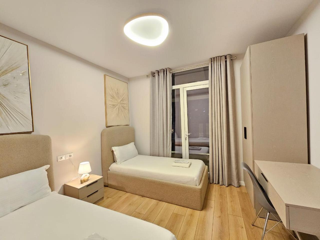Miku Apartment-Modern 2Bedroom In Prime Location Tirana Zewnętrze zdjęcie